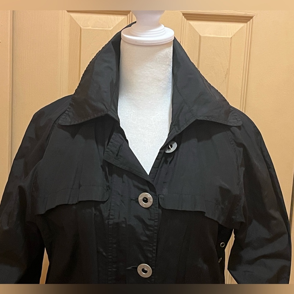 Chico’s black long raincoat/ windbreaker/ trench coat. Silver-tone buttons. Sz M - Picture 2 of 10
